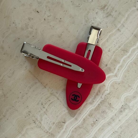 Authentic CHANEL Hair Clips Barrettes Pair Stocking Stuffer - RED - Picture 2 of 2